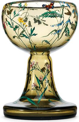 Ваза &laquo;Бабочки в цветах&raquo; Богемия 1900 гг. Код: 15763 
Богемия, 1900-1910 гг 
*цветное стекло; 