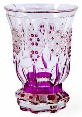 Кубок росписной . *стекло, гранение, шлифовка, роспись 
Представлен, расширяющийся кверху, кубок 