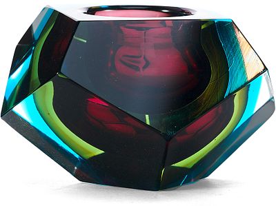 Ваза в стиле Ар Деко цветная 1920 гг. *цветное стекло, гранение, шлифовка 
Ваза имеет открытую 