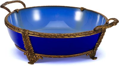 Ваза декоративная синяя Россия 19 век. *цветное стекло; бронза 
Ваза круглой формы, дно 