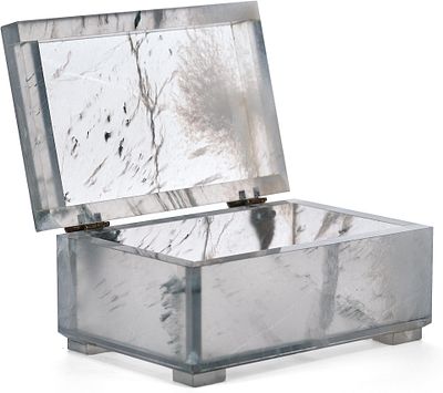 Шкатулка льдистый кварц. размеры : 
длина 13 см 
ширина 6 см 
высота 9 см