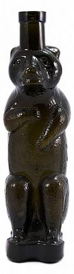 Фигурная бутылка &laquo;Мишка&raquo; Товарищество П.А. Смирнова. конец XIX - начало ХХ в 
*цветное стекло 