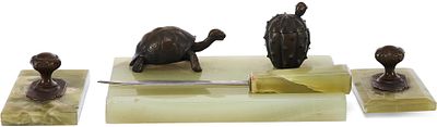 Письменный набор &laquo;Черепаха и кактус&raquo; Европа . Начало XX в 
бронза, литье; оникс, шлифовка 