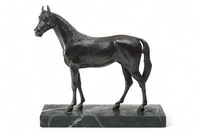 Бронзовая Скульптура "Скаковой жеребец" Европа 19 век. бронза, патинирование 
Имеется экспертное 
