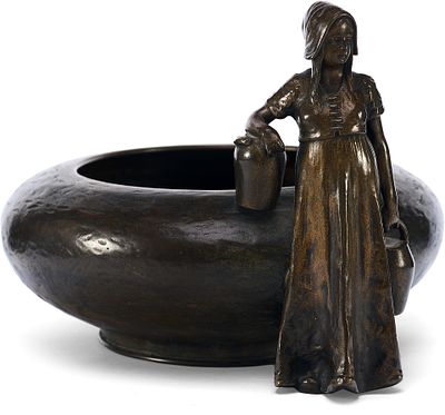 Бронзовая Скульптура ВАЗА "Молочница". Австрия, начало XX в 
бронза, литье, патинирование 