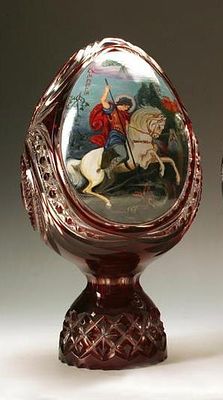 Большое Пасхальное яйцо Георгий Победоносец Россия. Материал: Хрусталь 
Страна: Россия 