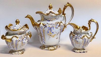 Сервиз Молочник Чайник Сахарница Гарднер Россия 1850-1860 гг. Лот из трех предметов сервиза 