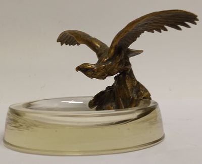 Пепельница ОРЕЛ Австрия 19 век. Фигура орла - бронза, пепельница - стекло