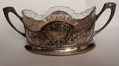 РЕДКАЯ Ваза Серебро 84 Хлебников Россия 19 век. Автор: Хлебников 
Состояние: Трещинка на хрустале