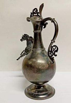 Серебряный графин работы ГРАЧЕВА Г.П Россия 19 век. Вес 1256 гр, позолота, литьё, чеканка. 
Есть 