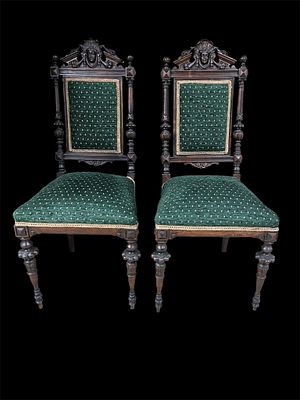 Парные резные стулья из ореха Европа 19 век