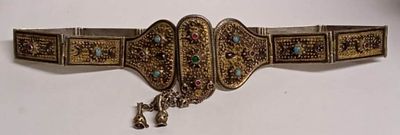 Серебряный с камнями пояс Османской госпожи 19 век. Длина: 70 сантиметров 
Серебро , позолота 