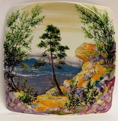 Декоративное панно Пейзаж Сосна на скале БФЗ. Автор: Л. Цывунина 
Состояние: Отличное 
Диаметр: 