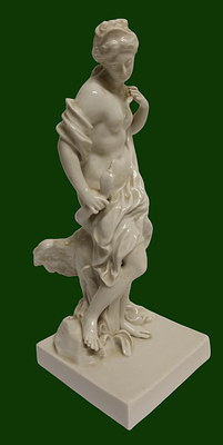 Статуэтка "Леда и лебедь" Мейсен Германия 1948. Материал: фарфор 
автор модели П. Шойрих 