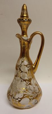 Стеклянный графин в восточном стиле 19 века. Материал: Стекло 
Состояние: Отличное 
Высота: 25 