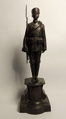 Скульптура Солдат Касли Россия 1893. Чугун 
Клеймо Касл.зав.