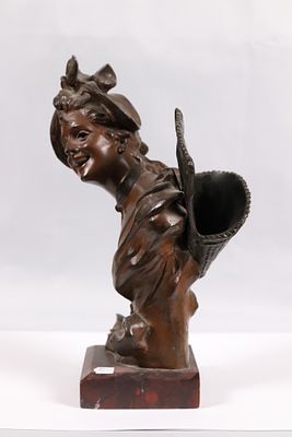 Бронзовый бюст ДЕВУШКА с КОРЗИНОЙ Европа 19 в. Тонированная бронза 
Европа 19 в 
Высота 22 см