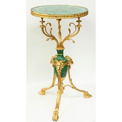 Столик малахитовый Бронза позолота. Размеры: 
Высота 740 мм 
Диаметр 405 мм 
Автор : Сентябревъ 