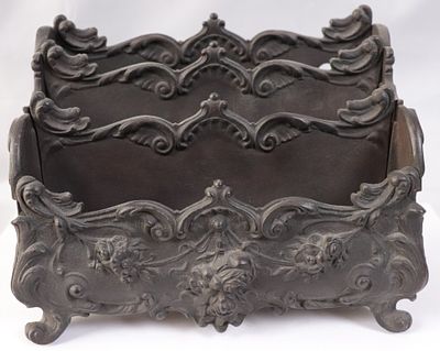 Подставка для писем Кус.З
. Чугун 
Клеймо Кусинского завода Кус.З 
Размеры 19 х 14 см