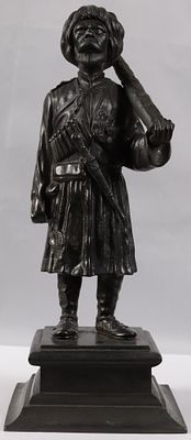 Скульптура ПЛАСТУН Сайкин 1900 г. Чугун 
Высота 33 см 
Клеймо: КасЗ 1900 
Скульптор: Самолин 