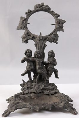 Подчасник ТАНЦУЮЩИЕ ДЕТИ Кас.З. Чугун Кас.З 
Размер 17 см