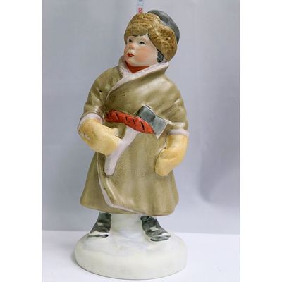 Статуэтка Филипок Песочное СССР. Фарфор Песочное 
Высота 20 см 
Состояние Отличное