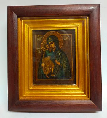 Икона Иверская Божья Матерь Россия 19 век в киоте. Состояние: Отличное 
Ширина: 16 сантиметров 