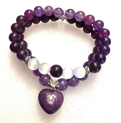 Тройной браслет из натуральных аметистов. Размеры: 18 
Страна: ОАЭ 
Эксклюзивный, редкий тройной 