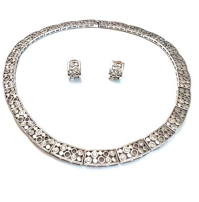 Чокер-комплект от Chartage. Эксклюзивный позолоченный комплект от Chartage. 
Материалы: металл 