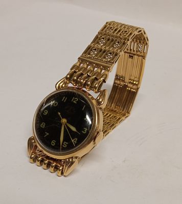 Часы наручные золотые с браслетом Москва СССР 1956. Материал: Золото 583 пр 
Страна: СССР 1956 г 