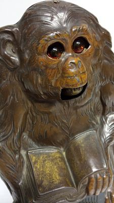 Часы настольные ОБЕЗЬЯНА Европа 19 век. Материал: Бронза 
Страна: Европа 19 в 
Состояние: 