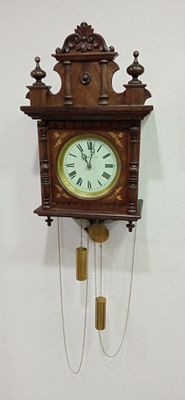Часы настенные Мозер Россия 19 век. Материал: Орех 
Страна: Россия 19 в 
Состояние: Отличное 