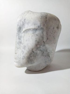 Мраморная скульптура ПРИНЦ авт. Лесухин.Г. Мрамор 
Размеры 29 х 22 х 26 см