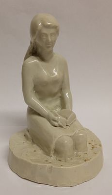 Статуэтка Девушка с книгой СССР