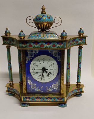 Настольные часы с перегородчатой эмалью, Китай, 1920-е годы