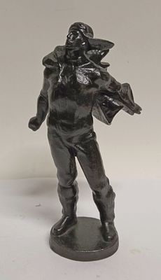 Статуэтка Валерий Чкалов чугун УМПО Уфа СССР 1970