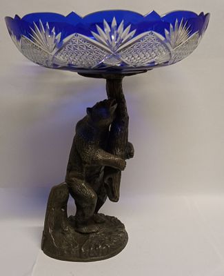 Большая Ваза МЕДВЕДЬ. Материал: Хрусталь, маталл 
Страна: Россия 
Состояние: Отличное 
Высота: 37 