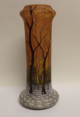 Редкая Ваза ЗИМА Daum Freres 1900 гг.
. Материал: Стекло 
Страна: Франция 1900 гг 
Состояние: 