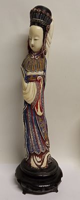 Окимоно слоновая кость Япония 19 век. Материал: слоновая кость, резьба из цельного бивня 