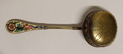 Ситечко для чая ЭМАЛИ СЕРЕБРО 88 пр Золочение Россия 19 век. Материал: серебро 88 
Страна: 