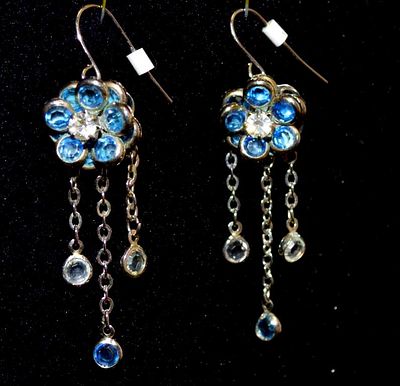 Серьги-шандельеры Цветочные. Состояние: Отличное 
*Материал: металл, стекло Размер: 4 см