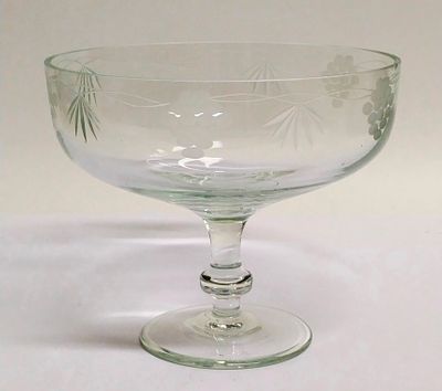 Ваза Виноград стекло СССР
. Материал: Стекло 
Страна: СССР 
Состояние: Отличное 
Высота: 13 