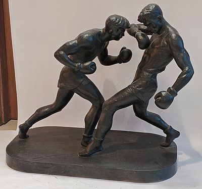 БОЛЬШАЯ Скульптурная композиция БОКС Касли 1969 г. Чугун 
СССР 1969 г 
Размеры: 48 х 55 см 