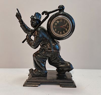 Скульптура ХРАНИТЕЛЬ ВРЕМЕНИ Касли СССР 1962. Чугун Касли 
СССР 1962 г 
Размеры: 26 х 20 см 