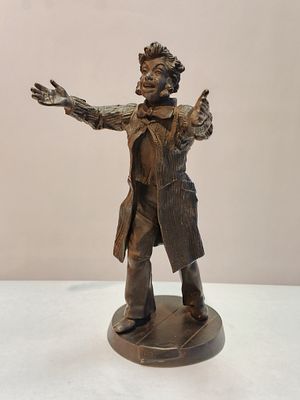 Статуэтка Ноздрев Кус.З До 1917 г. Россия 
Чугун 
Размеры: 28 см 
Состояние Отличное