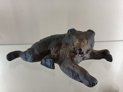 Медведь лежащий Гарднер 19 в. Фарфор Гарднер 
Россия 19 век 
Размер 27 см 
Состояние см. фото