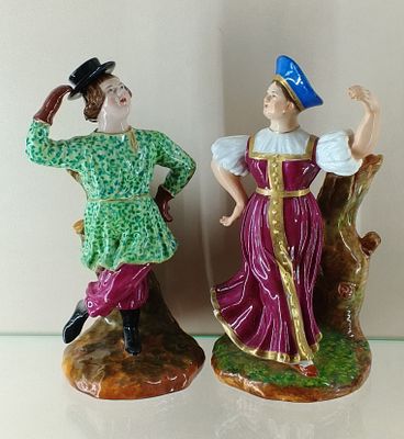 Парные статуэтки Танцующая парочка Корнилов 19 век. Фарфор 
Россия 19 век Корнилов 
Размер 18 см 