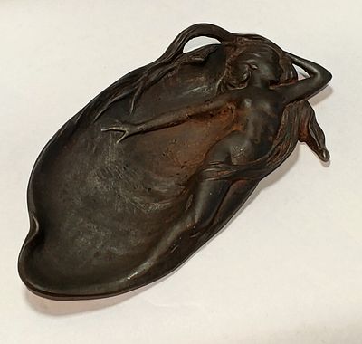 Пепельница РУСАЛКА Куса До 1917 г. Россия 19 век 
Чугун 
Размеры: 20 х 10 см 
Состояние Отличное
