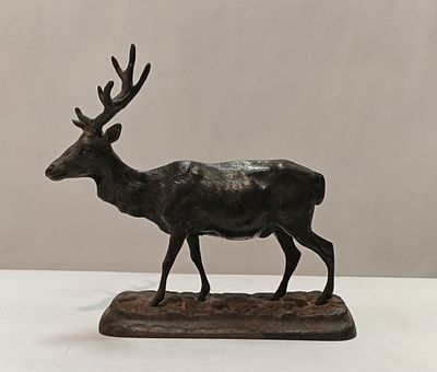 Скульптура СЕВЕРНЫЙ ОЛЕНЬ Касли 1980 г. Чугун 
Размеры: 17 х 15 см 
Состояние Отличное Смотрим фото