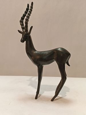 Скульптура ГАЗЕЛЬ ск. Марц. Куса. Чугун 
Размеры: 22 см 
Состояние Отличное Смотрим фото